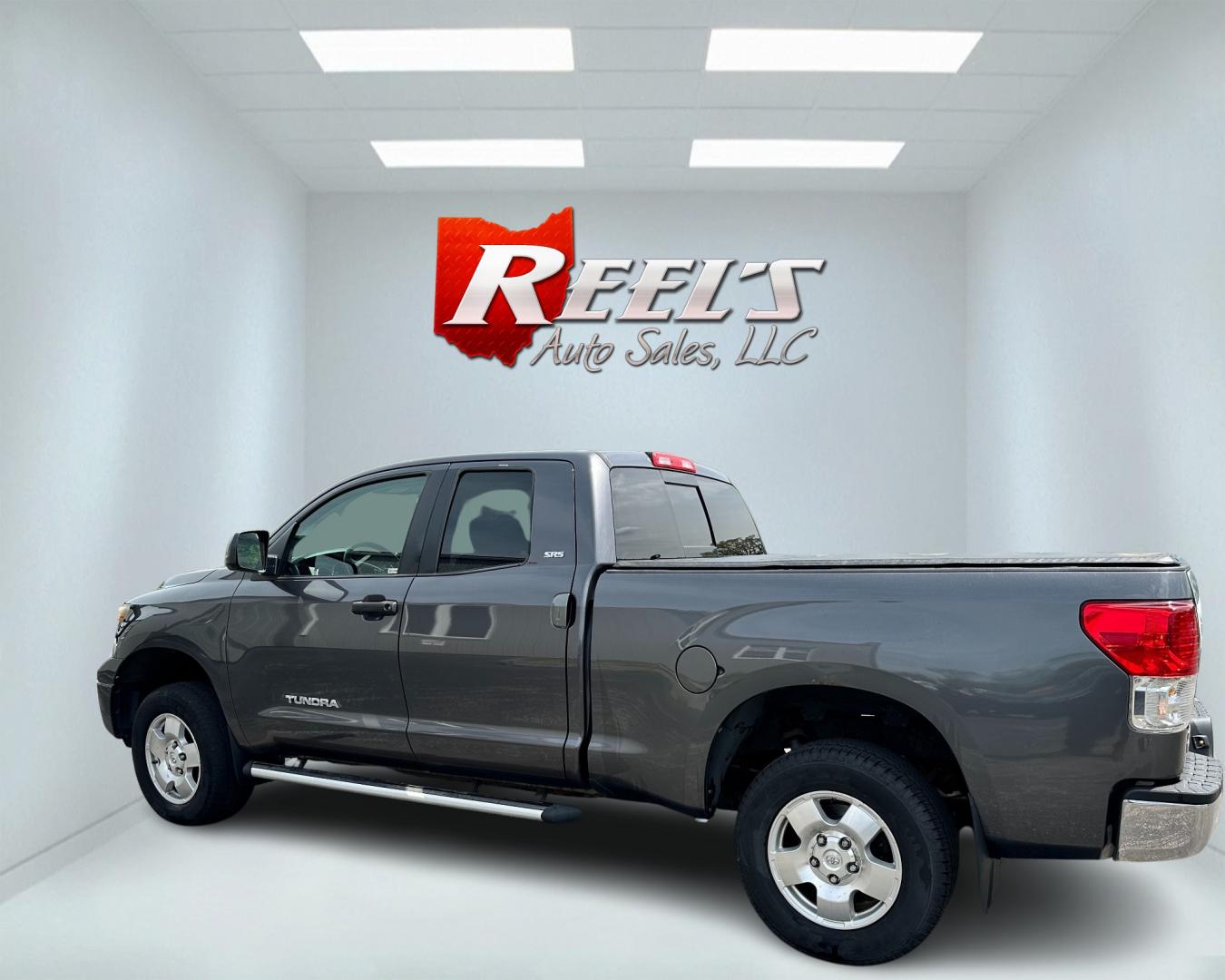 2011 Gray /Black Toyota Tundra SR5 (5TFUM5F12BX) with an 4.6L V8 engine, 6-speed automatic transmission, located at 11115 Chardon Rd. , Chardon, OH, 44024, (440) 214-9705, 41.580246, -81.241943 - Photo#9